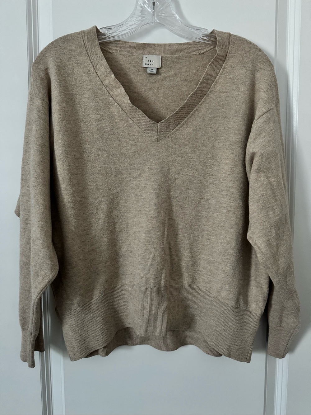 A New Day Oatmeal V-Neck Sweater Medium Relaxed Lightweight Knit Long Sleeve